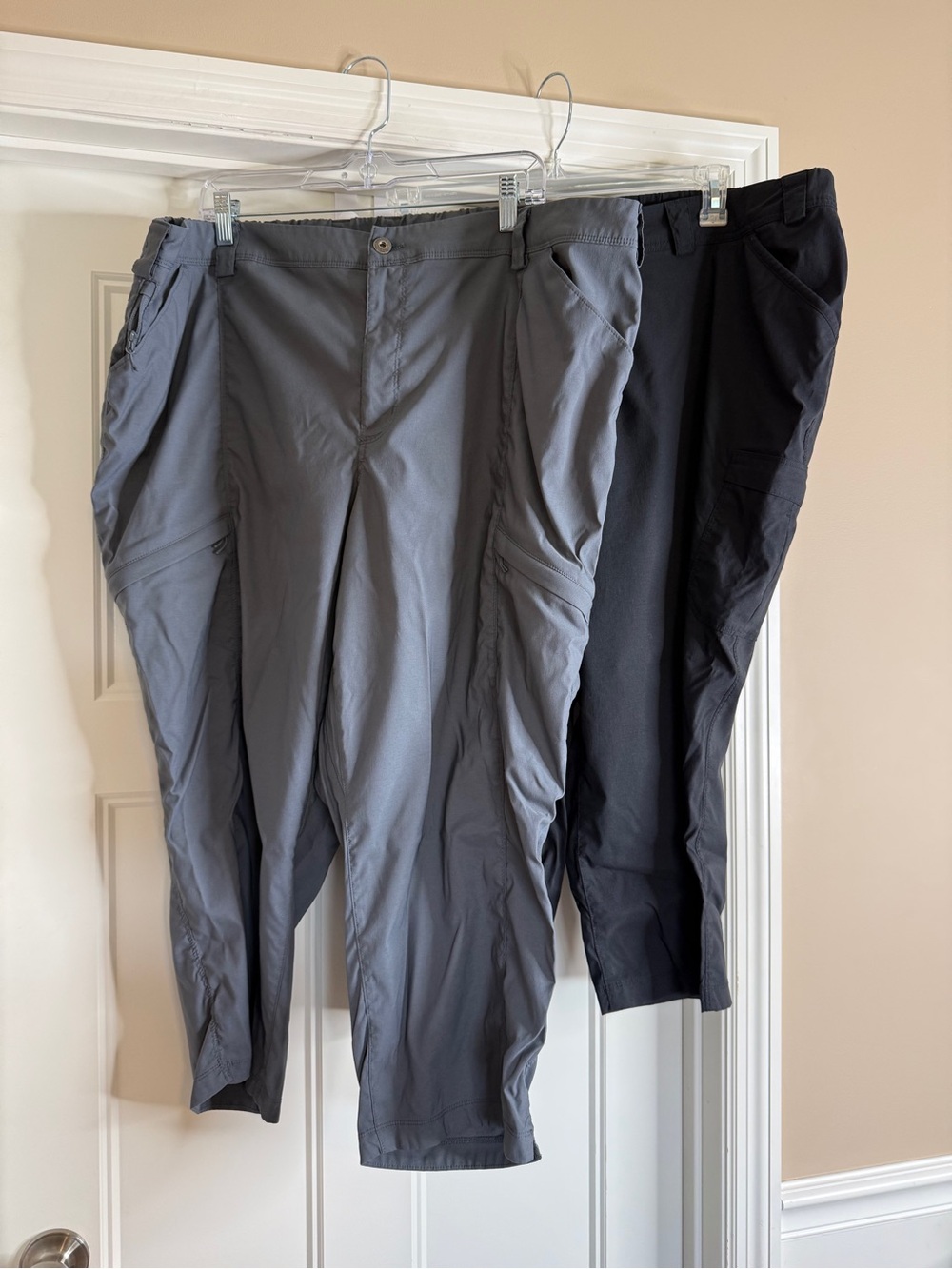 Duluth Trading Company Women's Plus Dry on the Fly Capris, Bundle 24W